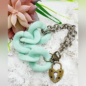 Handcrafted jewelry, kikideeskreations design, women's bracelet, 7inch